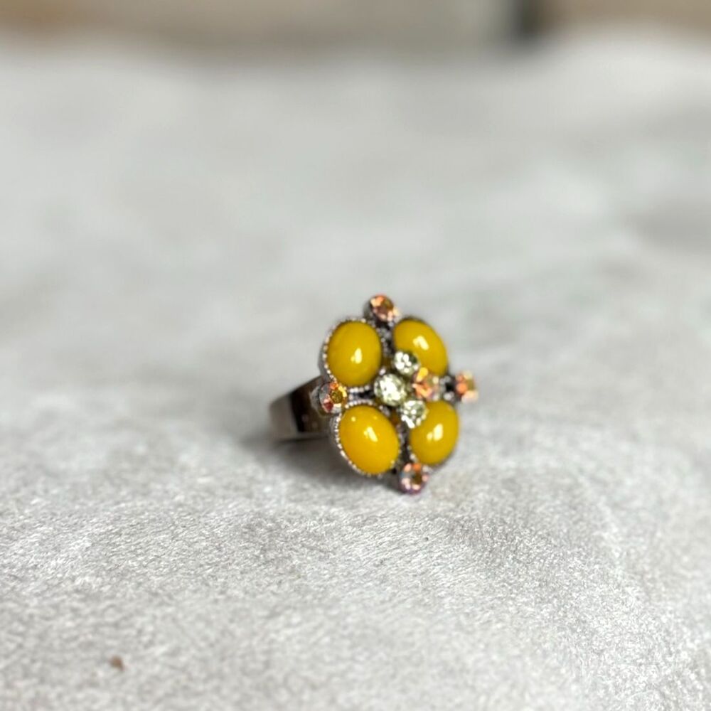 Vintage Multicolor Rhinestone Bead Flower Ring ~ Antiqued Gold Tone Signed SNK